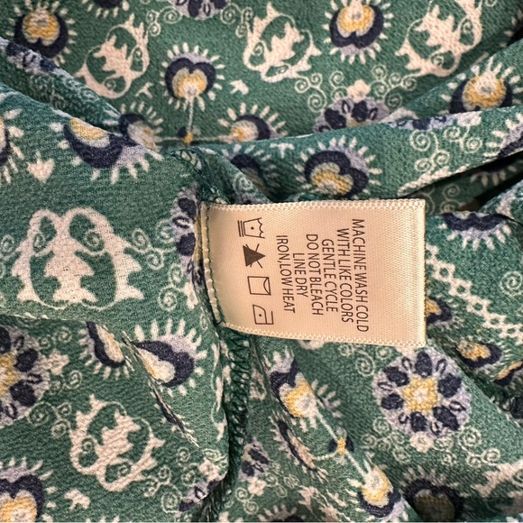 Max Studio Green and White Patterned Maxi Dress size small, about 48 inches long - Picture 7 of 7